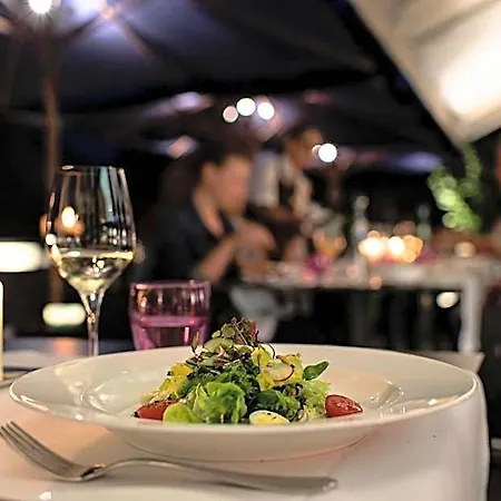 泽勒-酒店+餐厅 酒店 4*